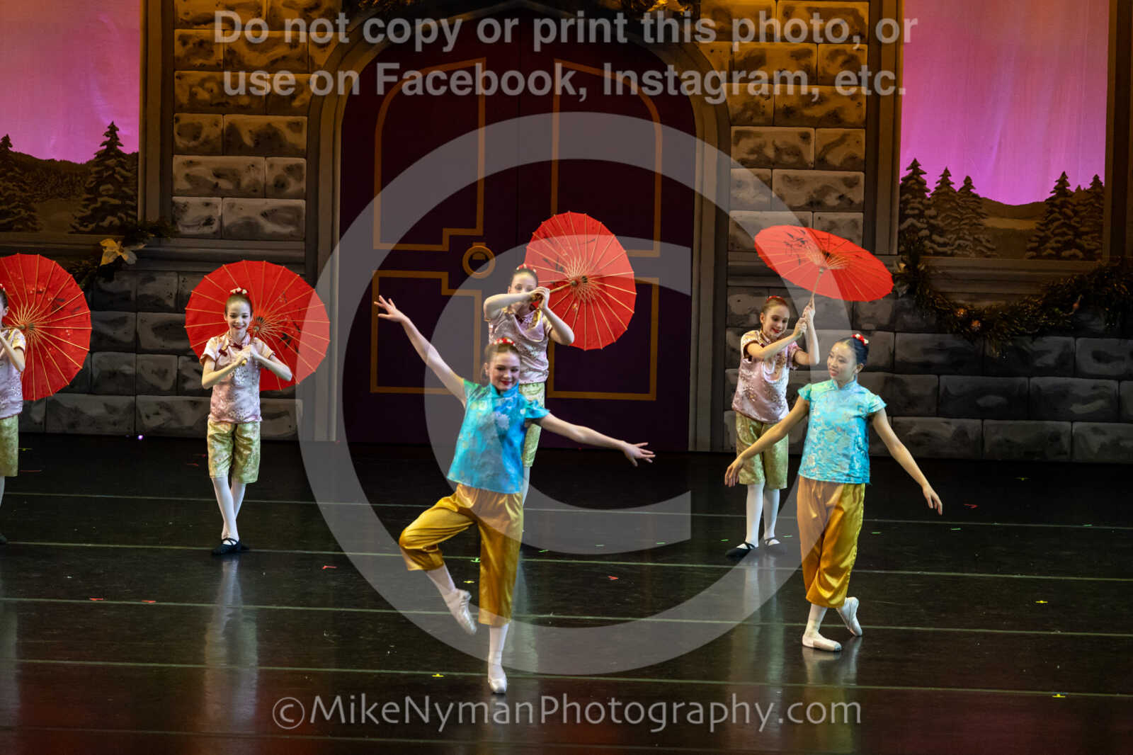 20251220192256-EQ7A1700