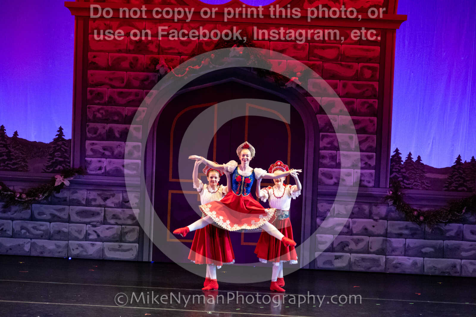 20251220192341-EQ7A1726