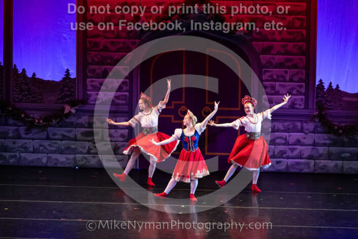 20251220192347-EQ7A1730