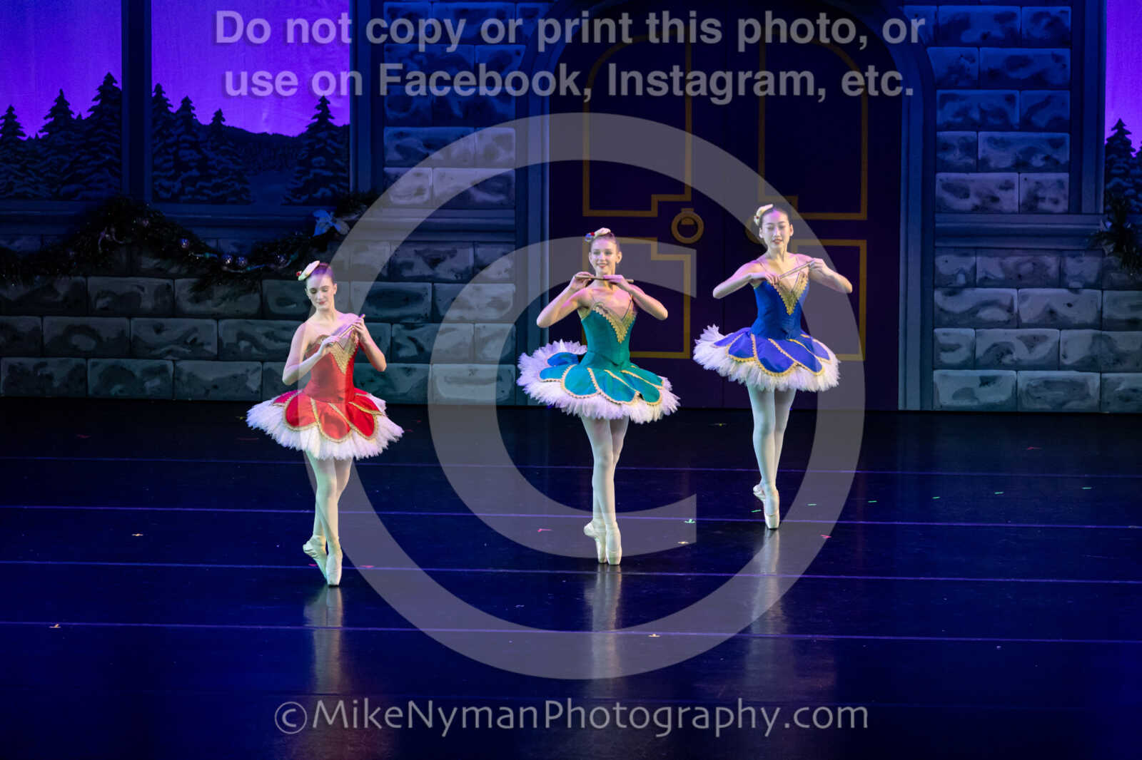 20251220192514-EQ7A1801