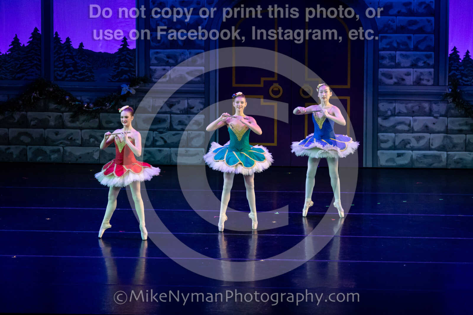 20251220192516-EQ7A1803