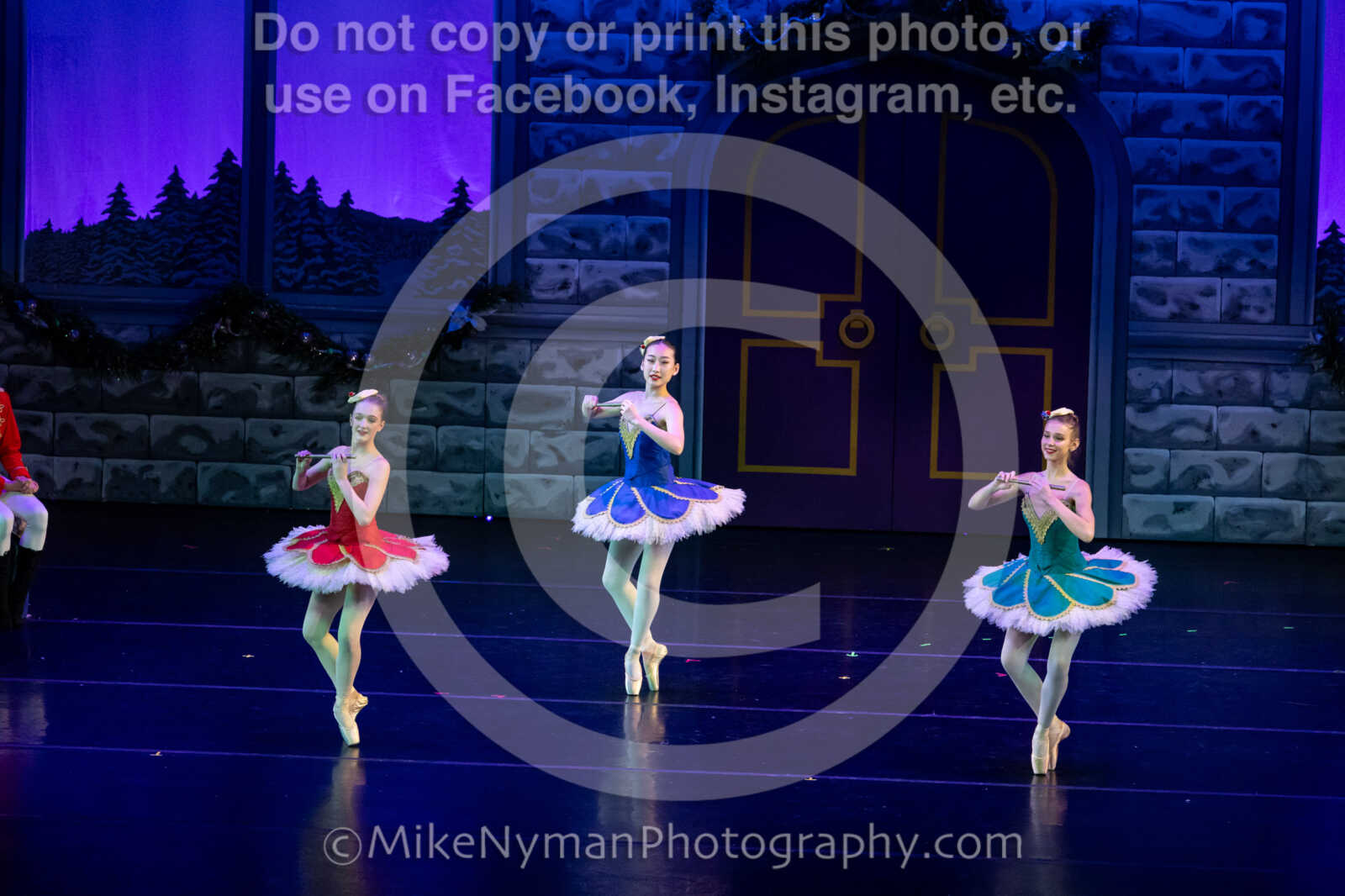 20251220192529-EQ7A1811