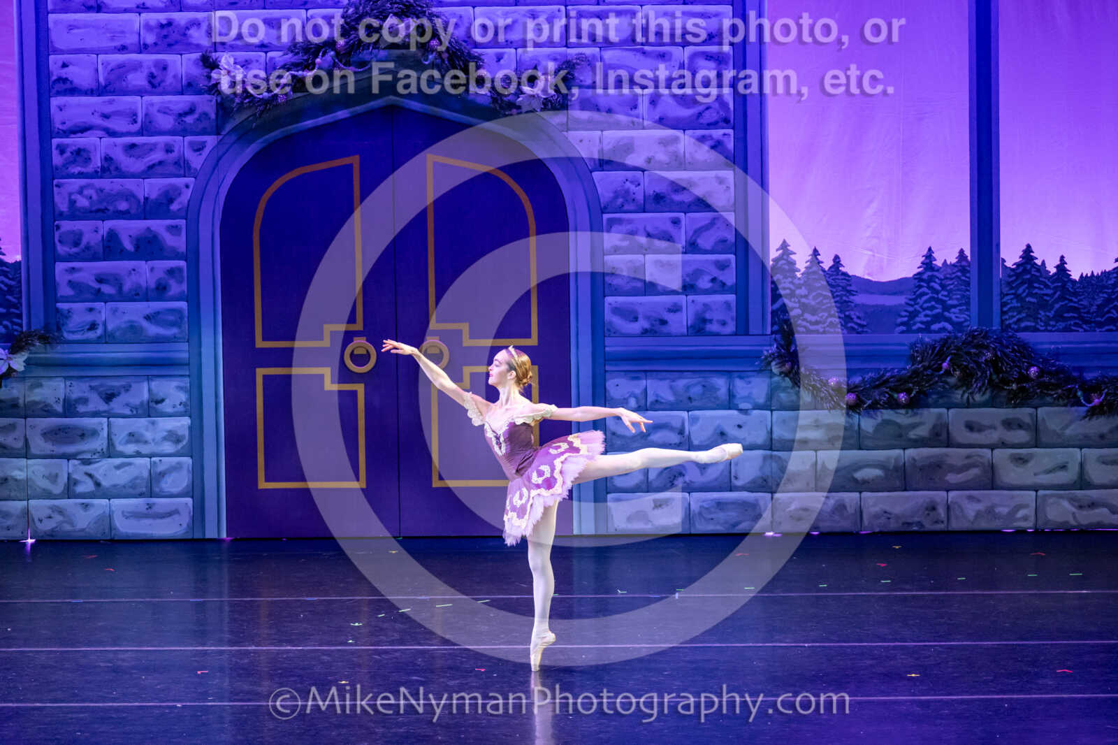 20251129204448-R62-132282