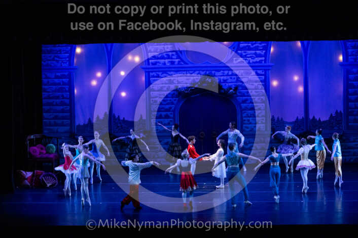 20251220195444-EQ7A2793